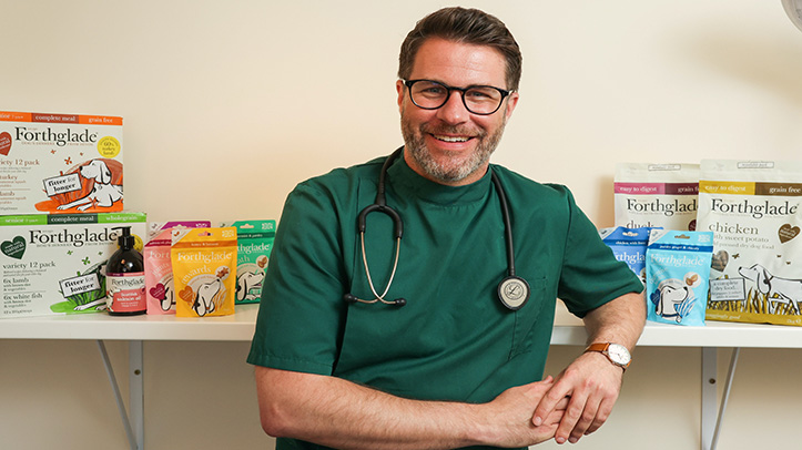 Forthglade Natural Pet Food sign up TV’s Dr James Greenwood as a vet ambassador