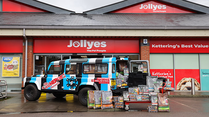 Jollyes partnership with BillyChip delivers £25,000 in donations in six weeks