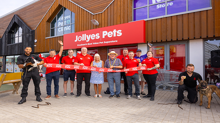 Jollyes Pets opens its 125th store